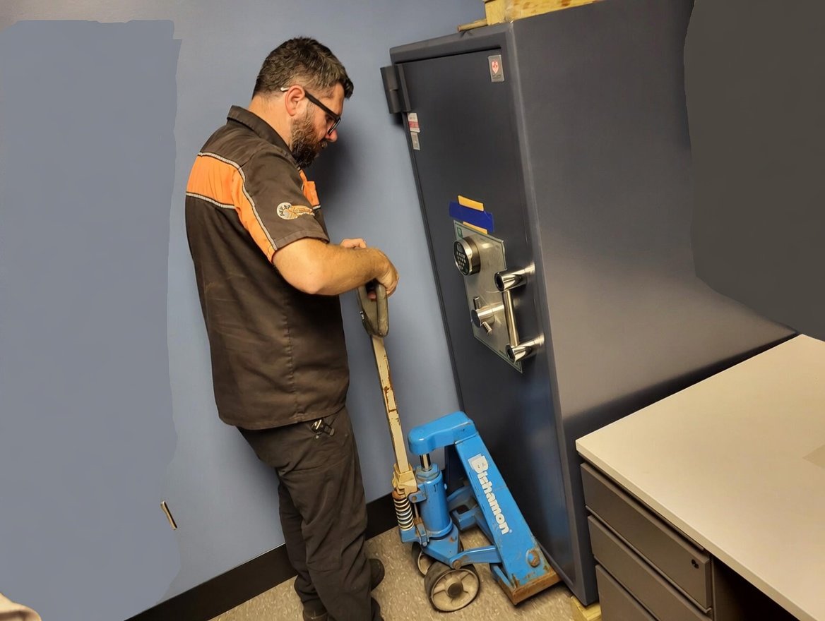 ReKey Xpress Locksmith technician providing 24/7 emergency roadside assistance for a car lockout.